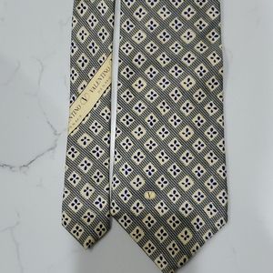 Valentino tie